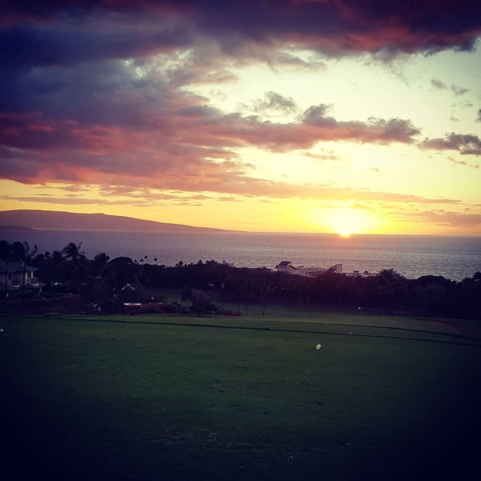 one last maui sunset before heading home. 